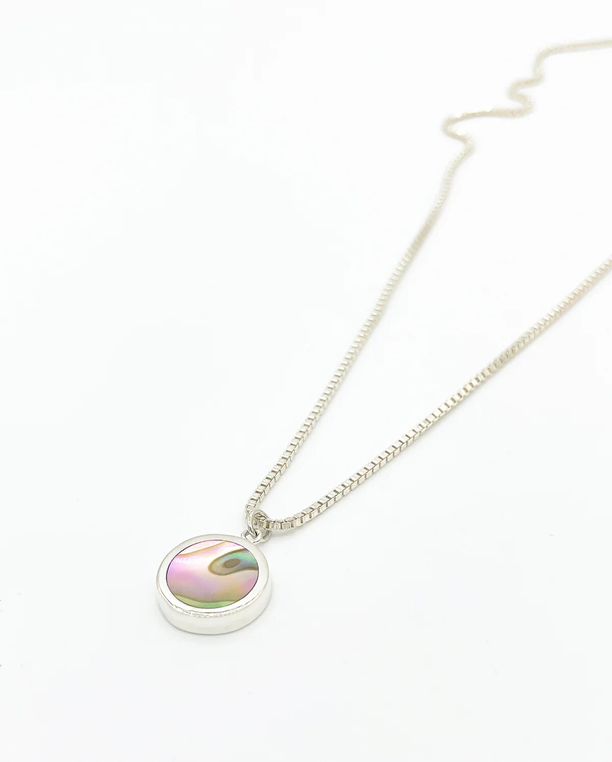 Round Abalone SLV Pendant/18" SLV Box Chain